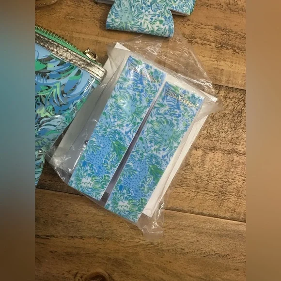 Lilly Pulitzer Beach Day Pouch NWT - Picture 5 of 9